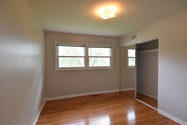 Building Photo - 1702 N Waterman Ave