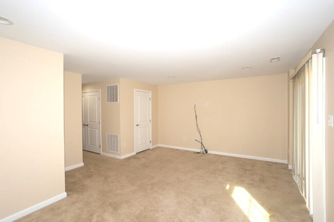 Building Photo - Exceptional 3-bedroom, 2.5-bathroom townhouse in the sought after community of The Villages at Cr...