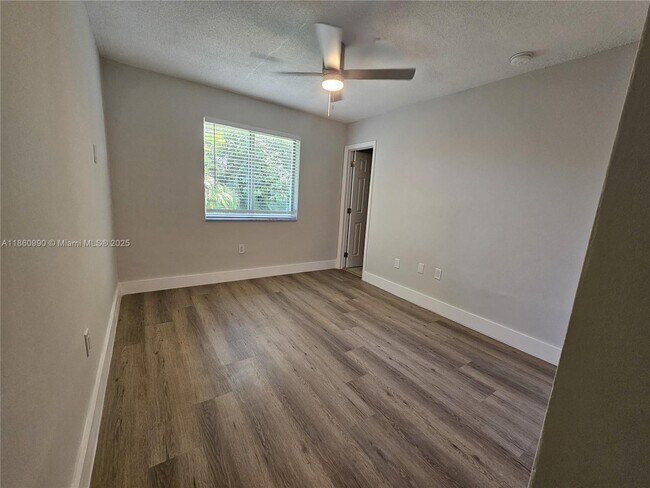 Building Photo - 560 NE 63rd St