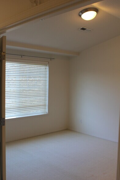 Master Bedroom - 17234 SW Pleasanton Ln