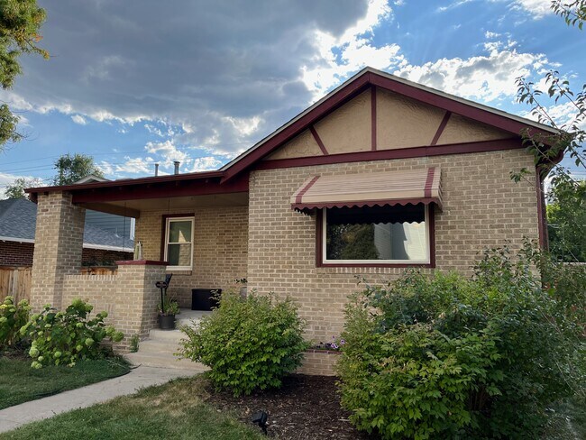 Primary Photo - 933 Harrison St