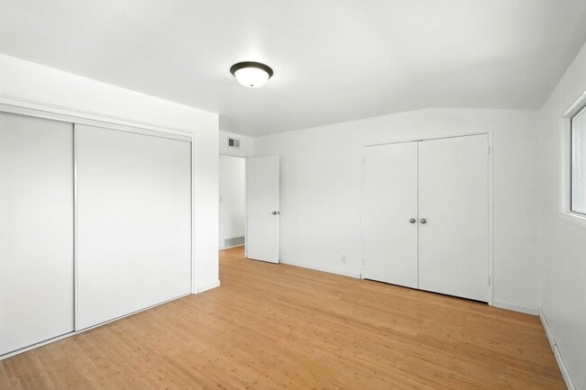 Building Photo - 8461 Valley Circle Blvd