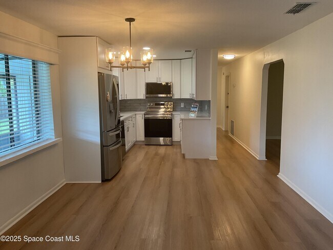 Building Photo - 2435 Sykes Creek Dr
