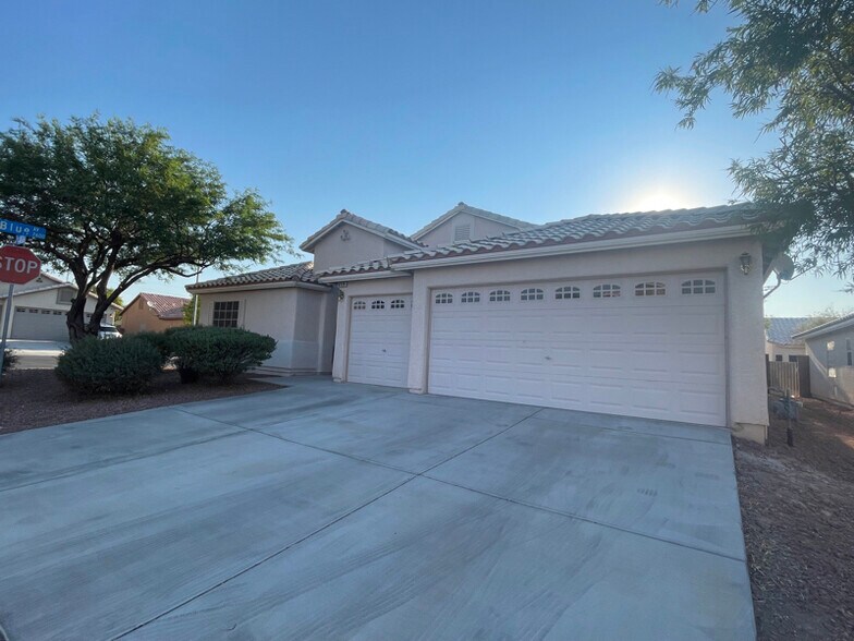 Primary Photo - 6228 Farica St