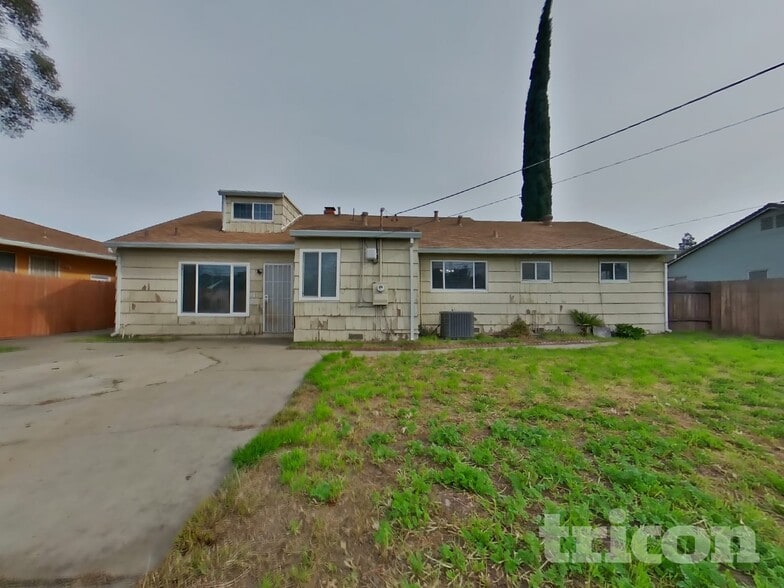 Building Photo - 7420 East Pkwy