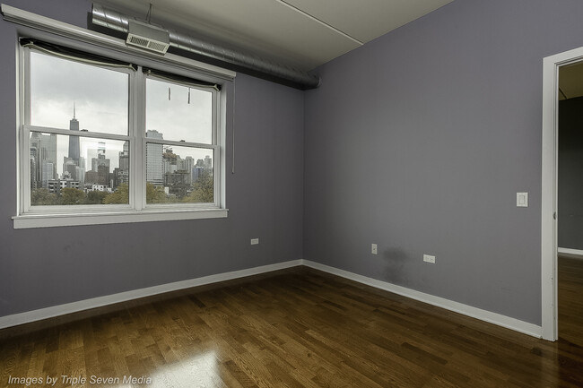 Building Photo - 873 N Larrabee St