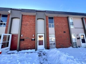 Building Photo - Fox Chapel  - 2 Bedroom 1.5 Bathroom - Townhome