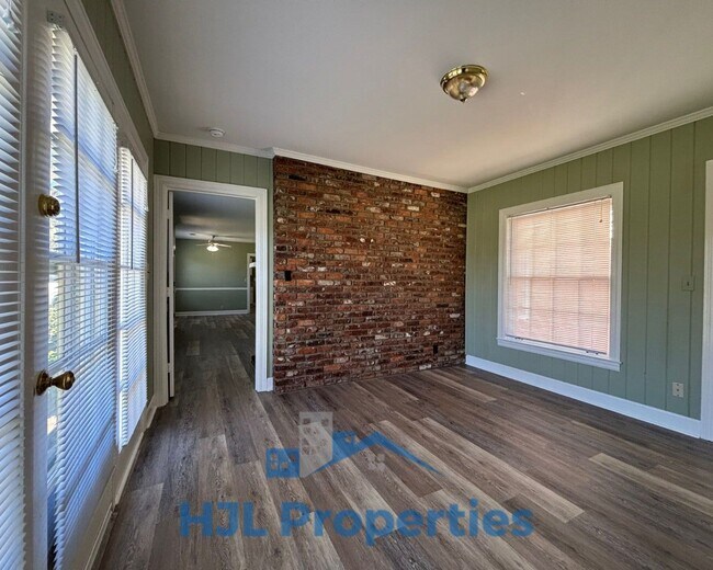 Building Photo - 131 McGavock Pk