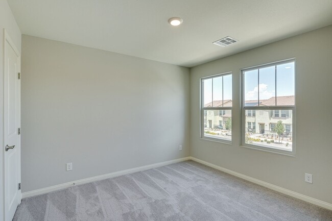 Building Photo - BEAUTIFUL 4BEDROOM 2.5 BATH HOME IN CADENCE * COMING SOON *