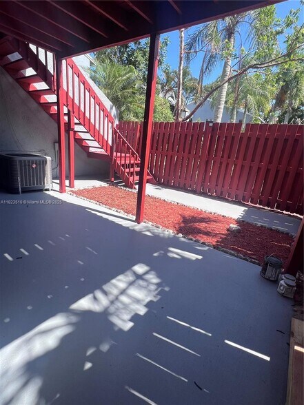 Building Photo - 15 Crossings Cir