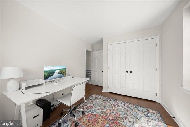 Building Photo - 3031 S Columbus St