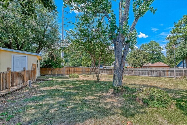 Building Photo - 5507 Enchanted Timbers Dr