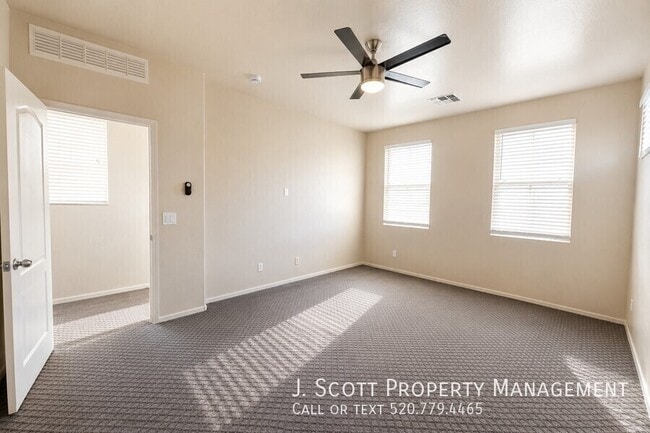 Building Photo - 4172 E Santa Fe Ln