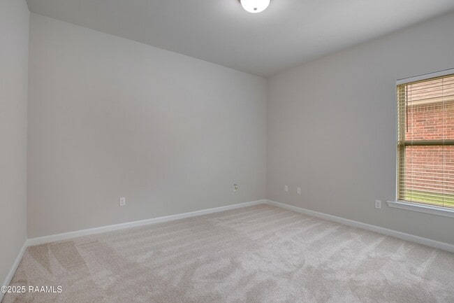 Building Photo - 132 Timber Edge Dr