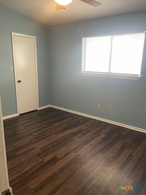 Building Photo - 510 Kellys Way