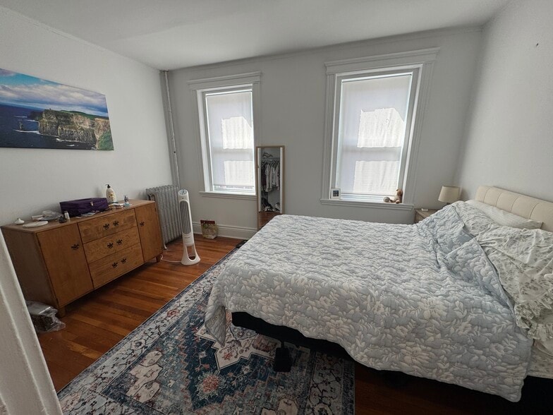 Primary Photo - 126 Warren St