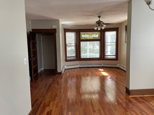 Living Room - 916 Laurel Ave