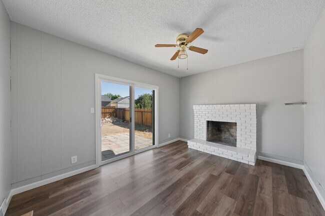 Building Photo - 2565 Pequop St