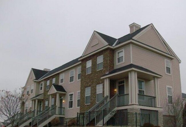 Primary Photo - 11304 Davenport Cir NE