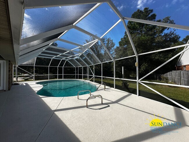 Building Photo - Lakefront home with Enclosed pool centered between Eglin and Hurlburt