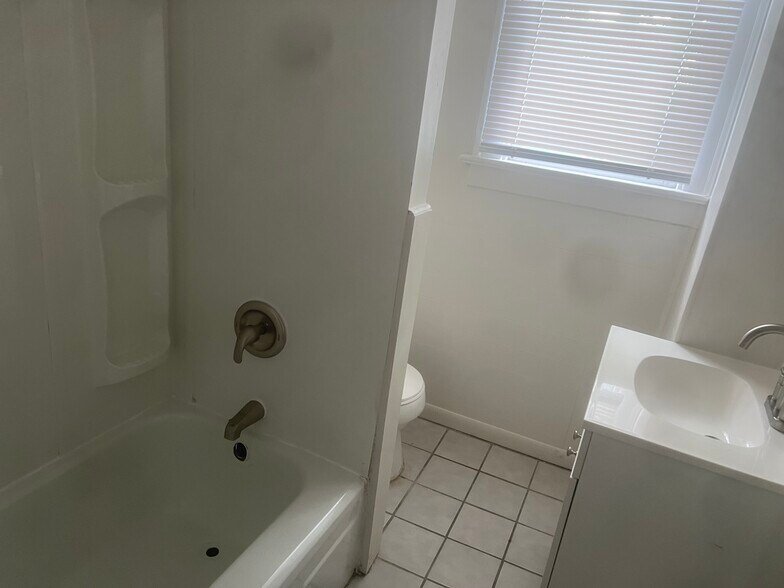 Bathroom - 2476 N 4th St