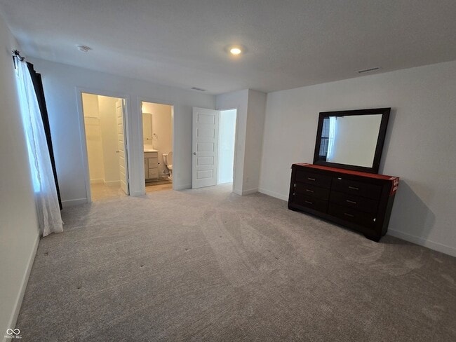 Building Photo - 5128 Summerton St