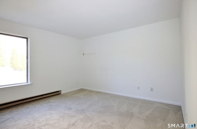 Building Photo - 15 Bungalow Park