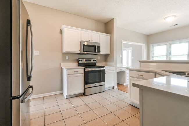 Building Photo - 4463 Whispering Bend Dr