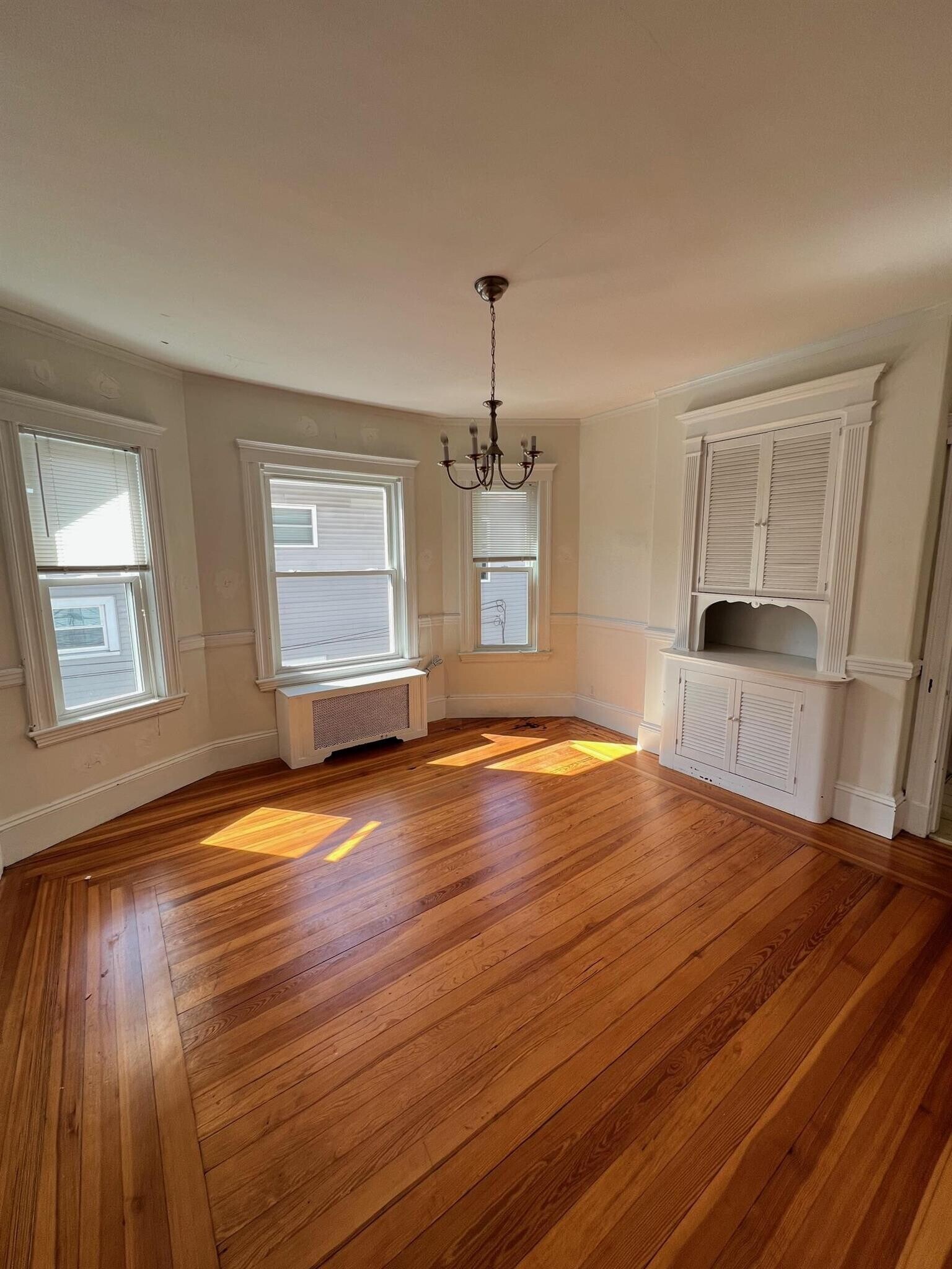 Building Photo - 16 Alexander Ave