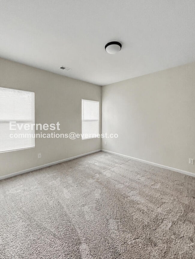 Building Photo - 404 S 12th St