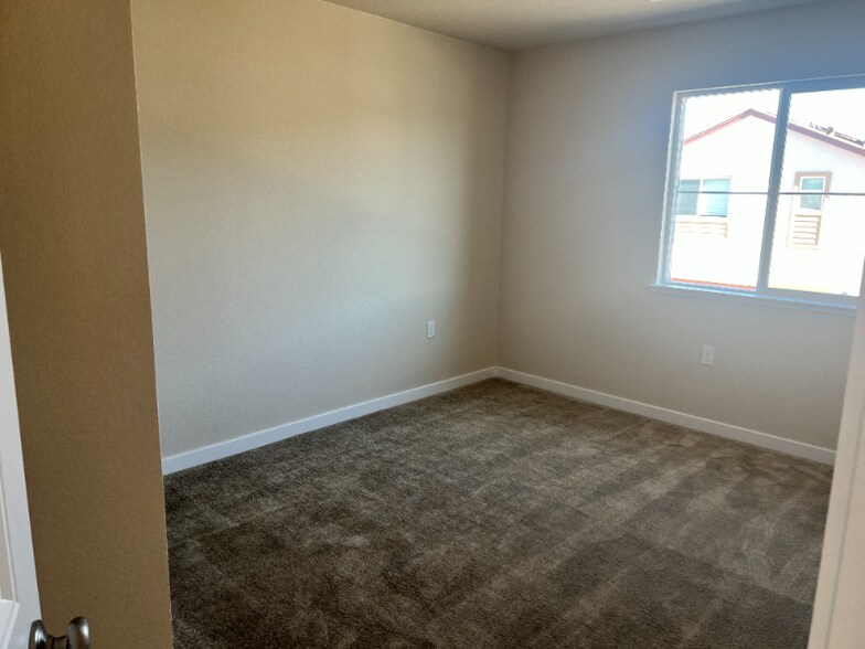 Building Photo - 431 Tandoori Wy