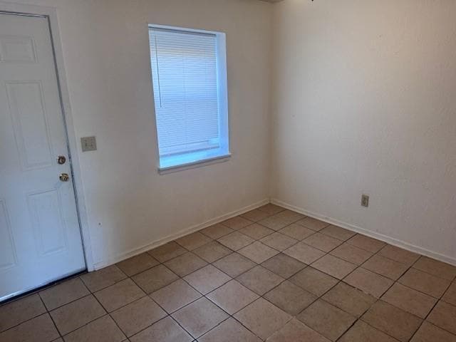 Building Photo - 1435 26th St NE