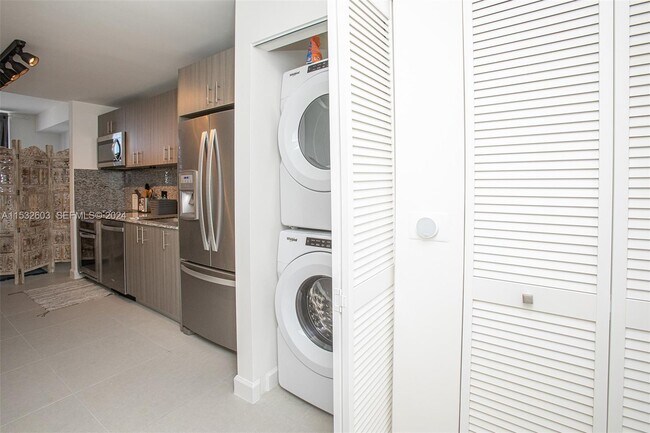 Building Photo - 5350 NW 84th Ave