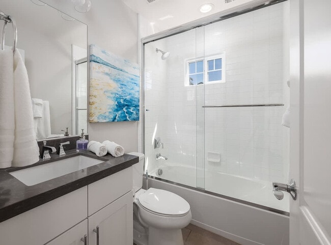 Building Photo - 1416 MacKinnon Ave