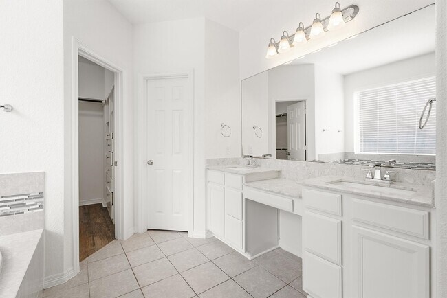 Building Photo - 28131 Scenic Shore Ln