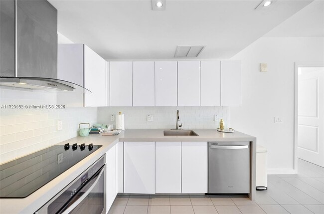 Kitchen - 1600 NE 1st Ave