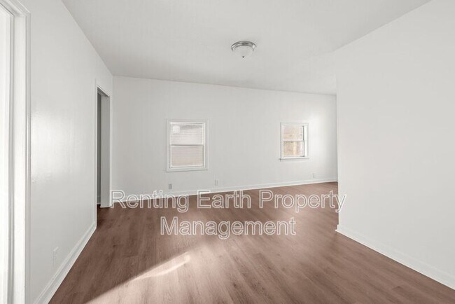 Building Photo - 5320 Ter Q