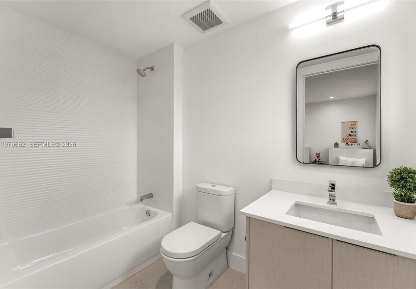 Building Photo - 721 SW 11th St