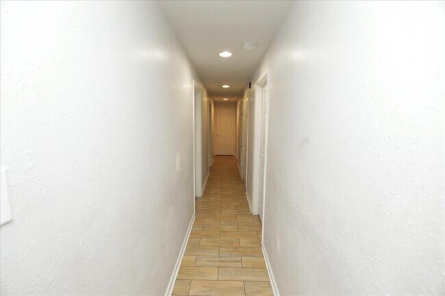 Building Photo - 13117 Vickery St