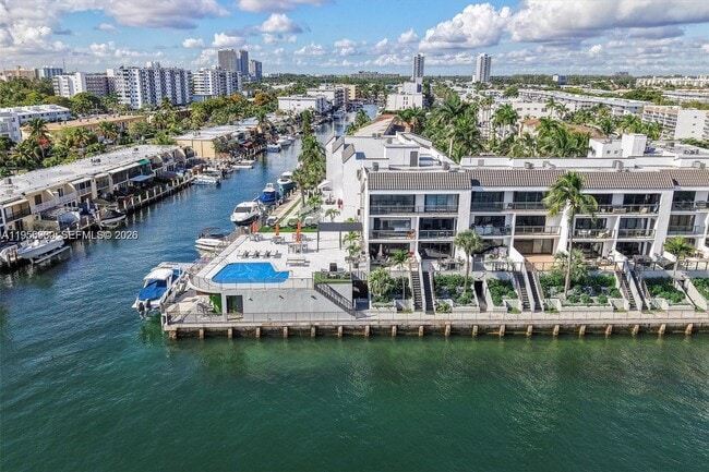 Building Photo - 4000 NE 168th St