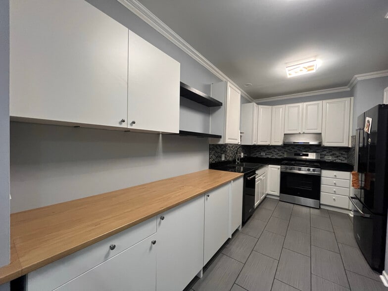 Building Photo - 211 Oxford Ct