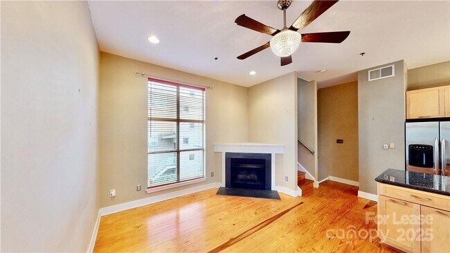 Building Photo - 2062 Atherton Heights Ln