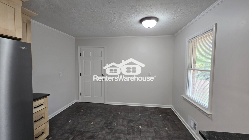 Building Photo - 3437 Stanford Cir
