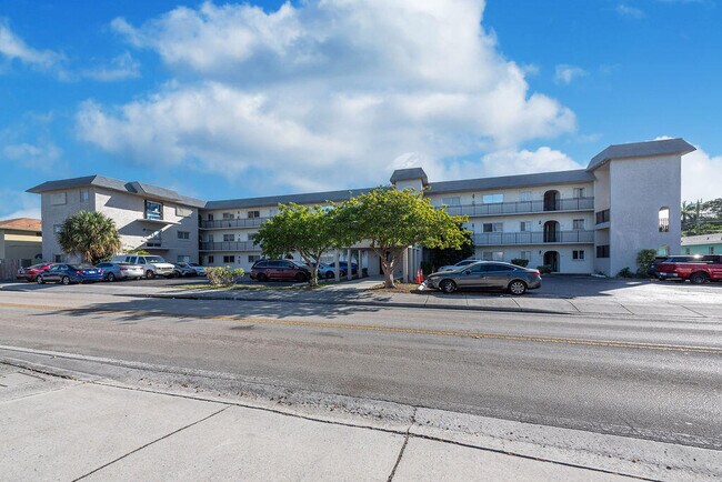 Building Photo - 1410 S Federal Hwy