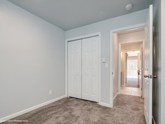 Building Photo - 1140 Poplar Ave