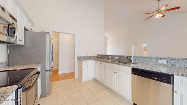Building Photo - 536 Catamaran Dr