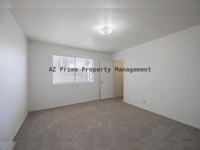 Building Photo - 15207 N 4th St