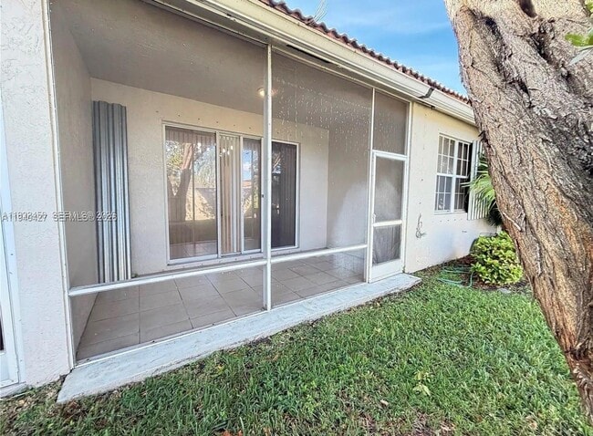 Building Photo - 2650 E Aragon Blvd