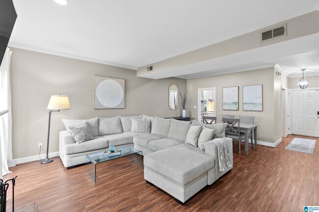 Building Photo - 1227 33rd St S