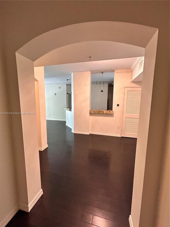 Building Photo - 9172 Collins Ave